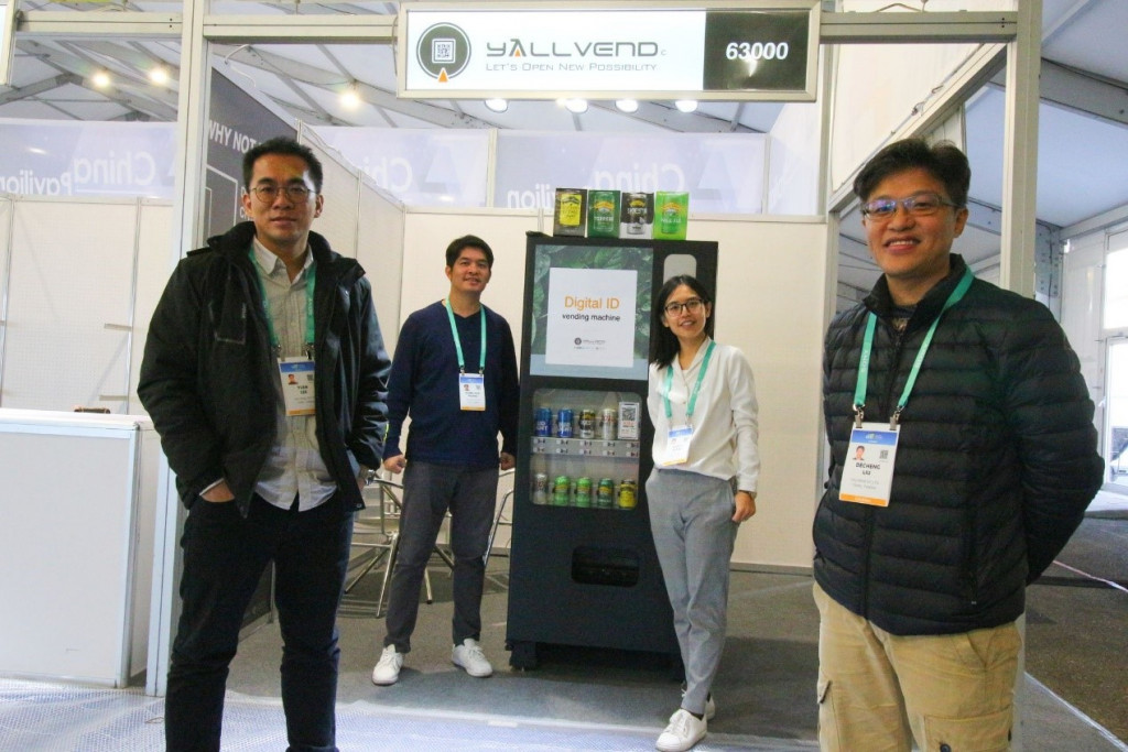 Yallvend Tech Team showcases technologies at the CES